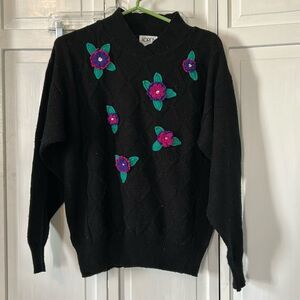 VIntage Koret black sweater with crochet applique - Size M